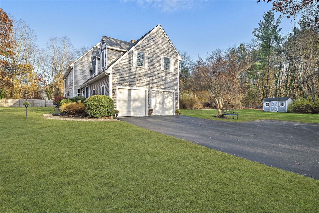 33 Tavern Way