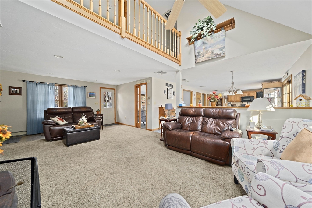 33 Tavern Way