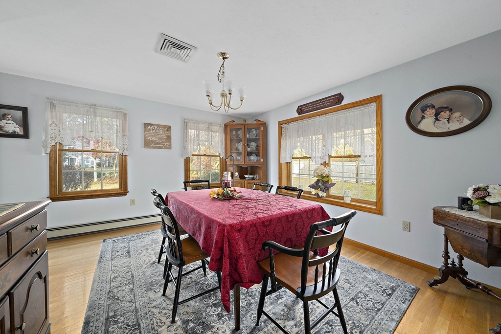 33 Tavern Way