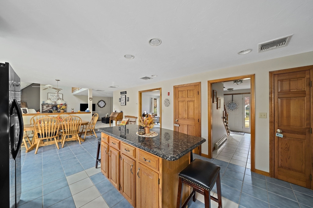 33 Tavern Way