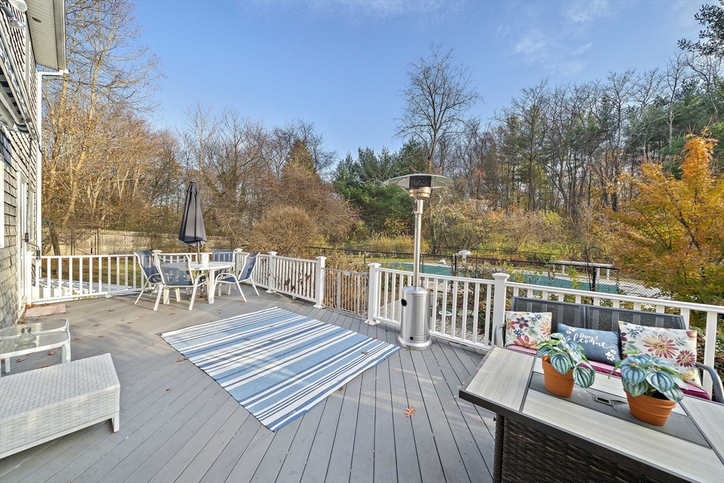 33 Tavern Way