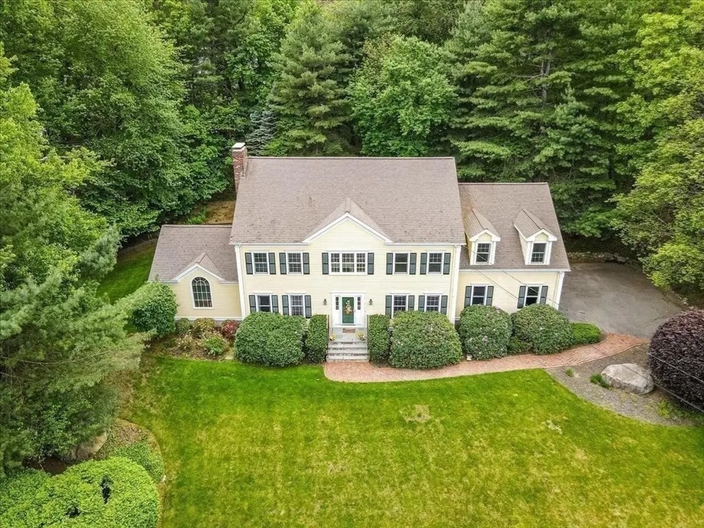 17 Bridle Path
