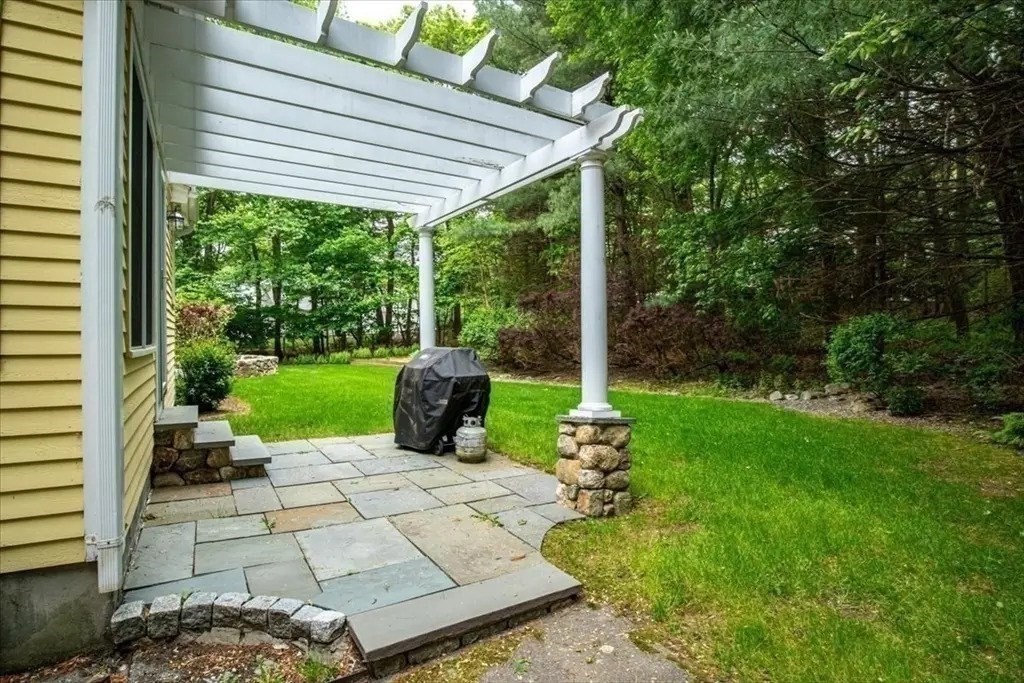 17 Bridle Path