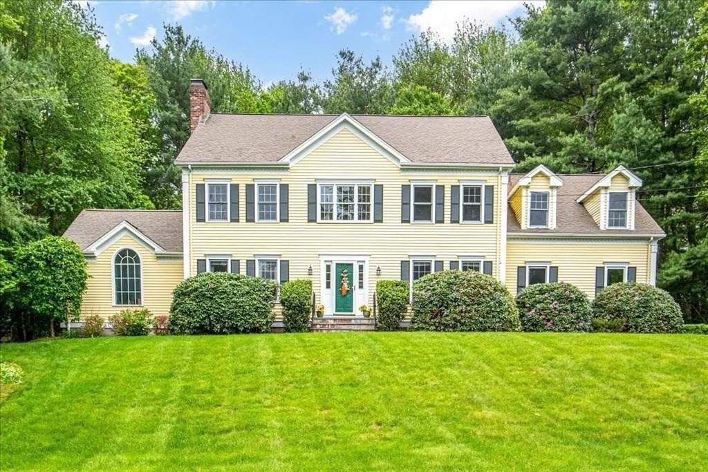 17 Bridle Path