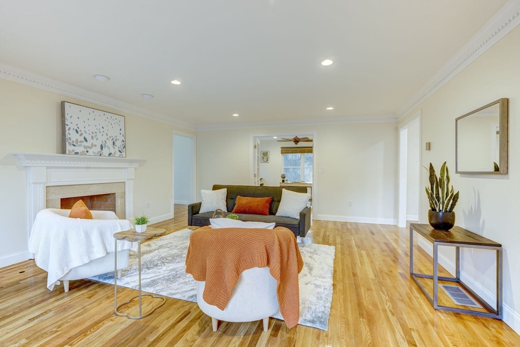 17 Bridle Path