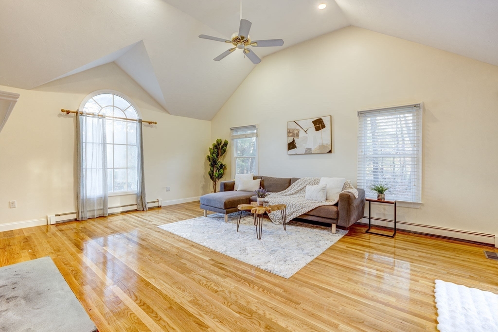 17 Bridle Path