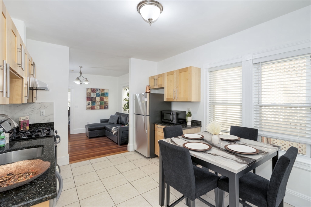 118 Brook Rd # 2