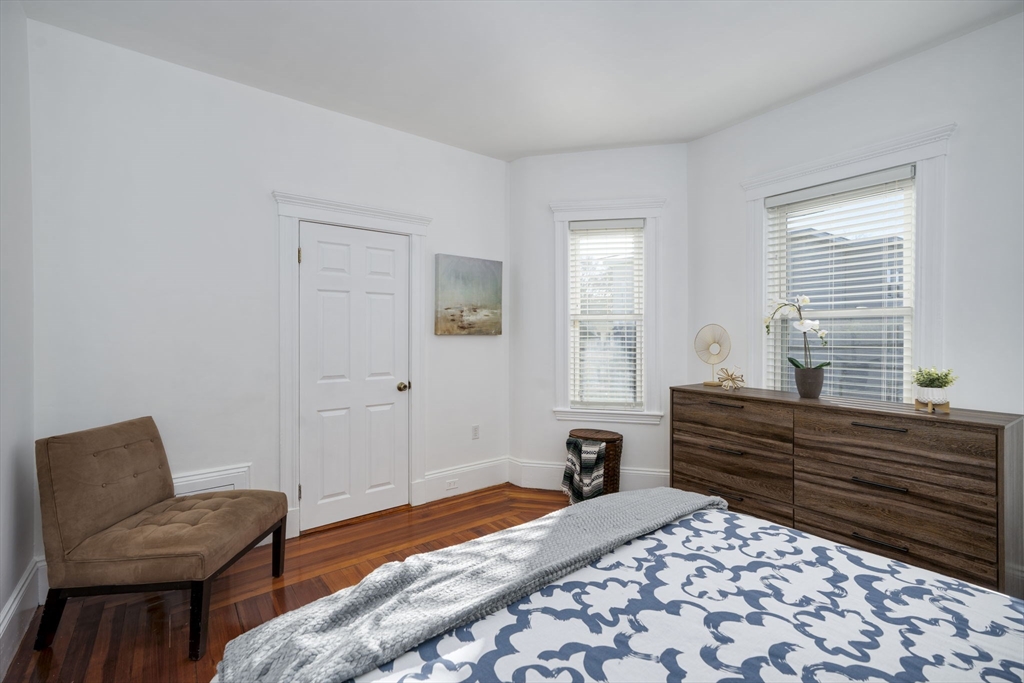 118 Brook Rd # 2