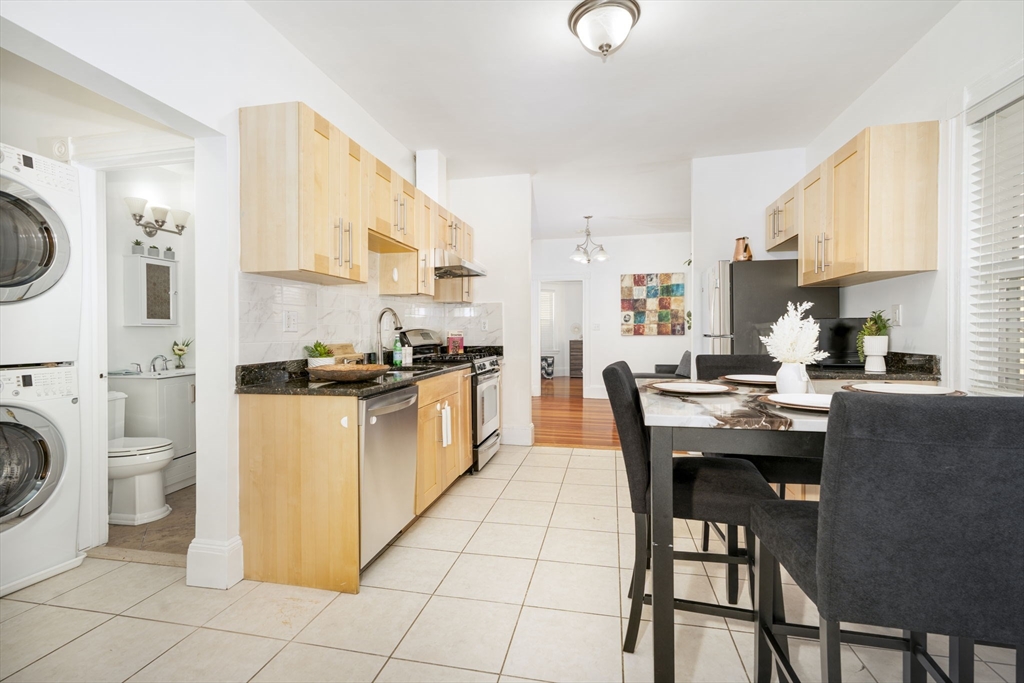 118 Brook Rd # 2