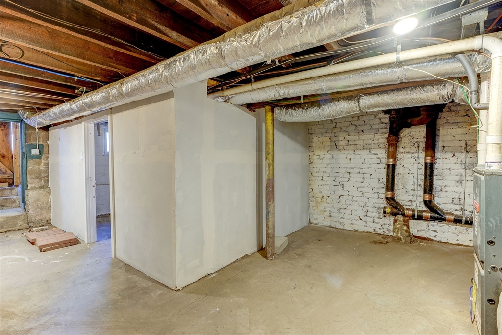 118 Brook Rd # 2