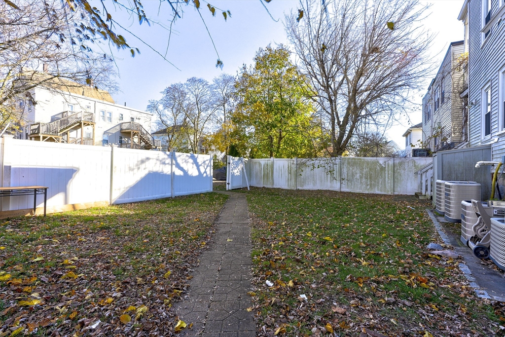 118 Brook Rd # 2
