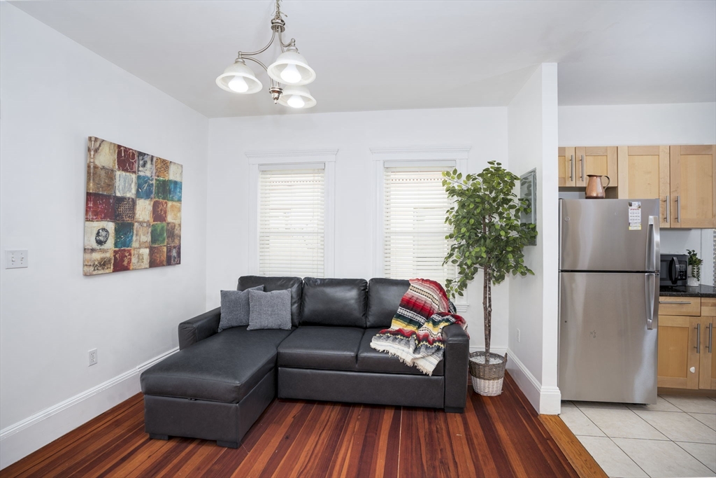 118 Brook Rd # 2