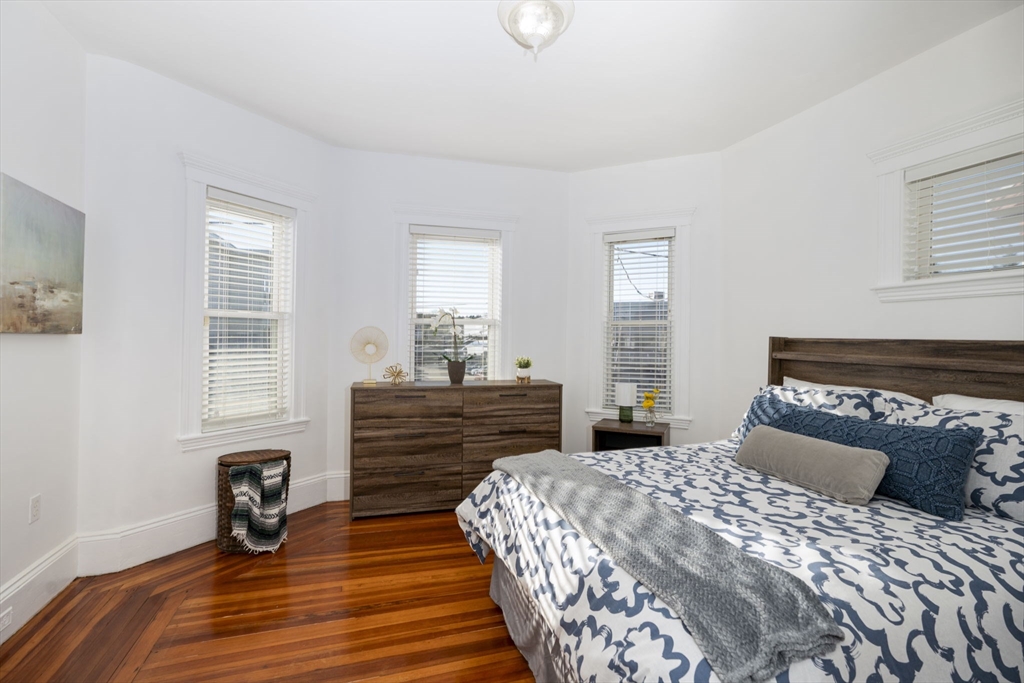 118 Brook Rd # 2