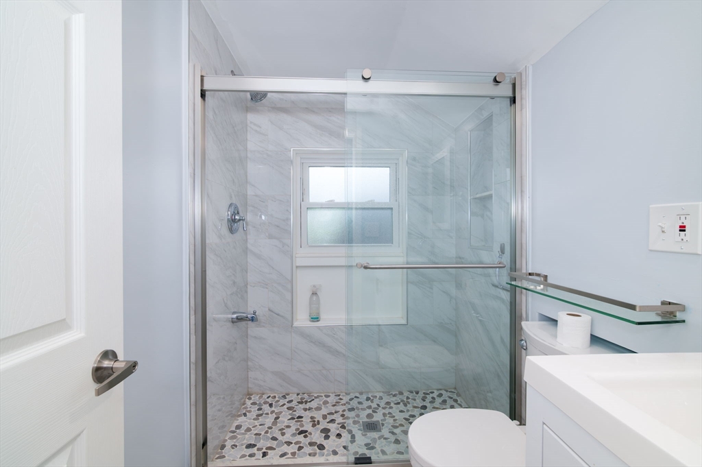 165 Davis St # 3