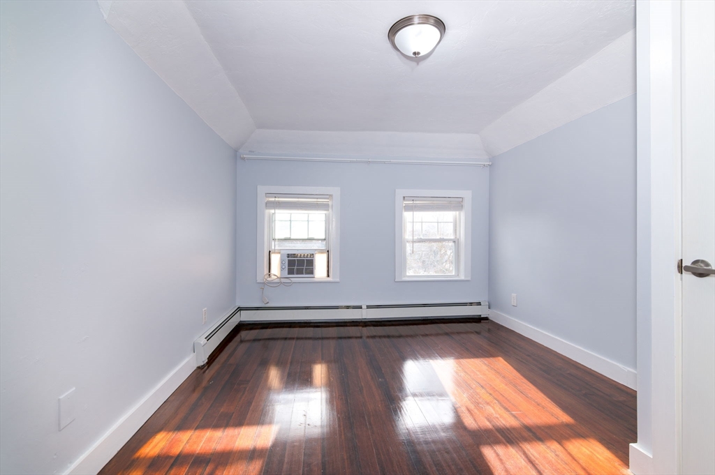 165 Davis St # 3