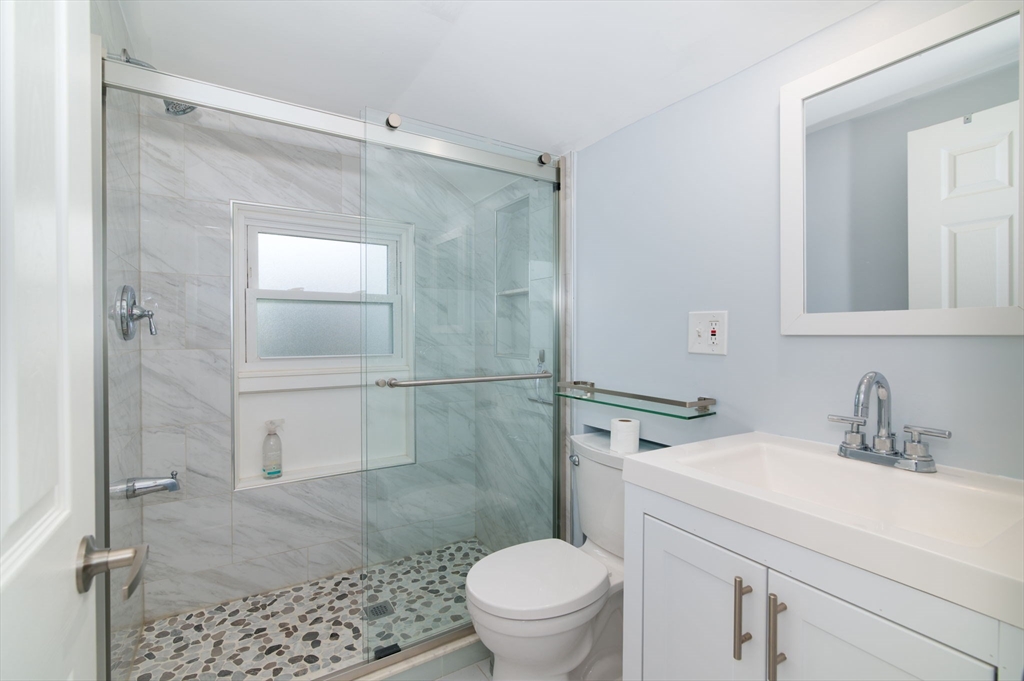 165 Davis St # 3