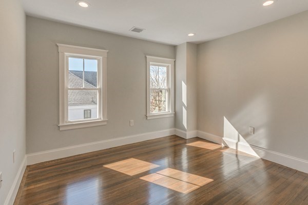 107 Warren St # 107