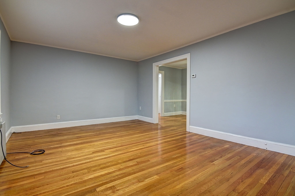 22 Weston Avenue # 3