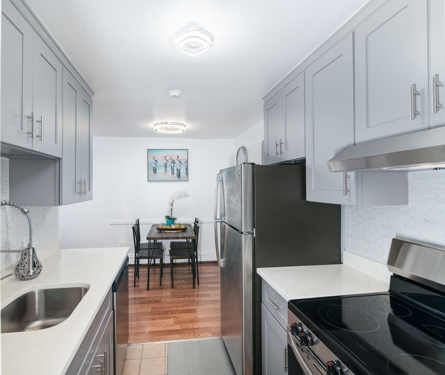 426 Pleasant St # U17