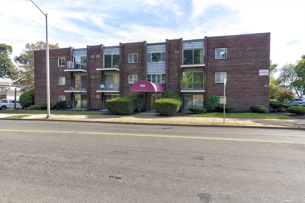 426 Pleasant St # U17