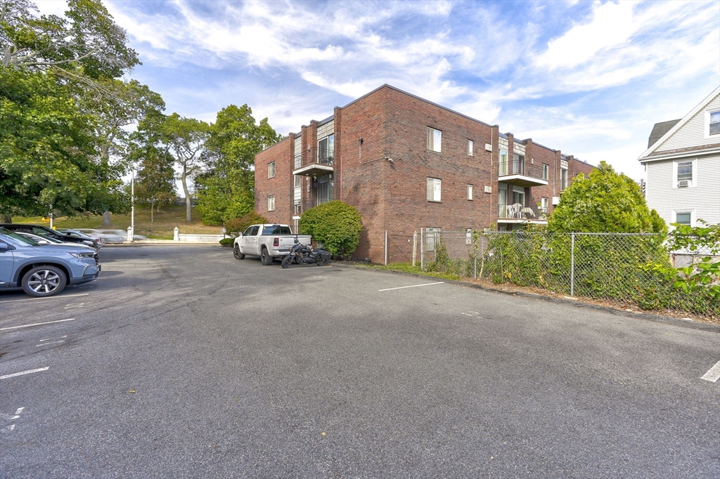 426 Pleasant St # U17