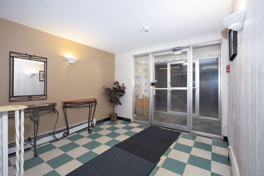426 Pleasant St # U17