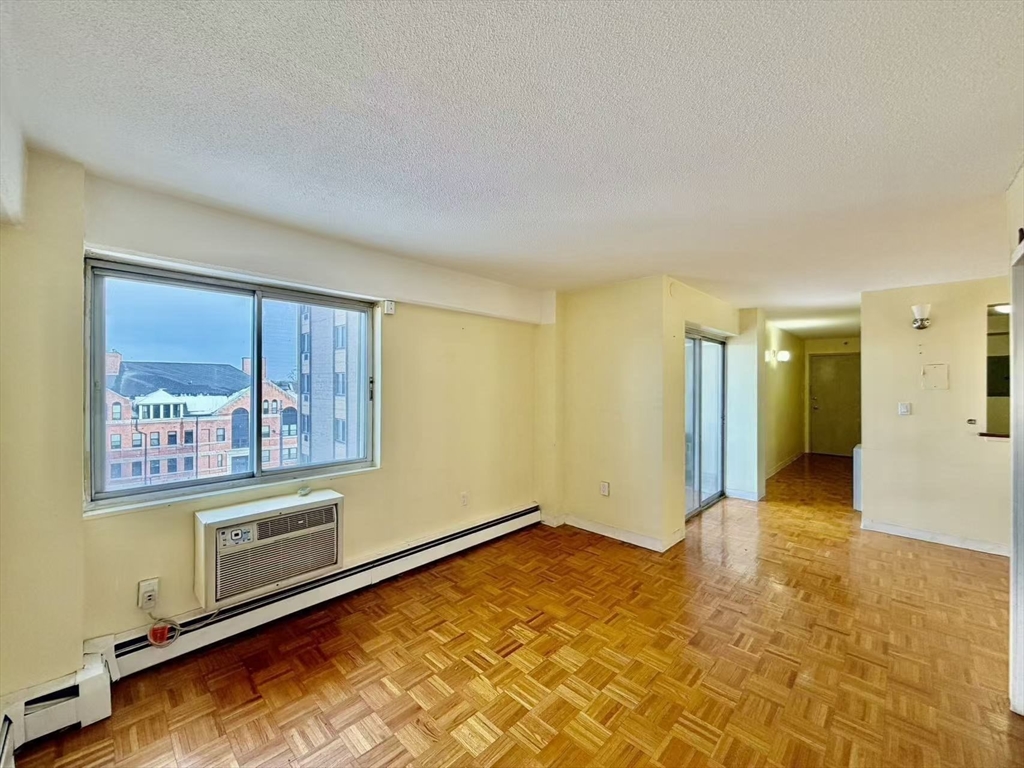 1025 Hancock St # 6J