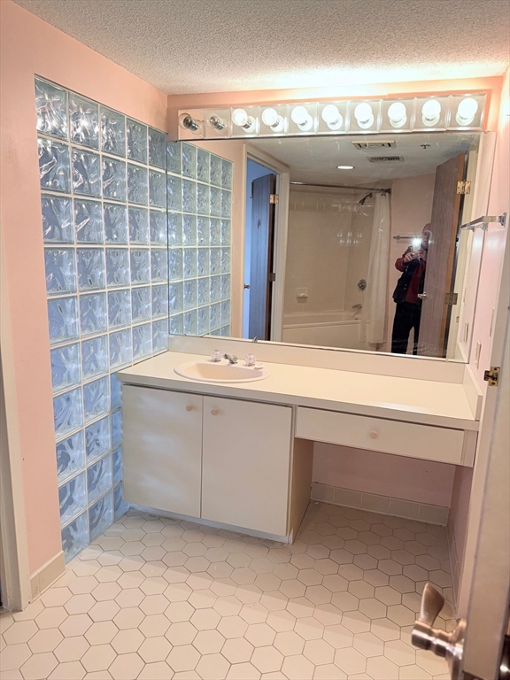 200 Burkhall St # 502