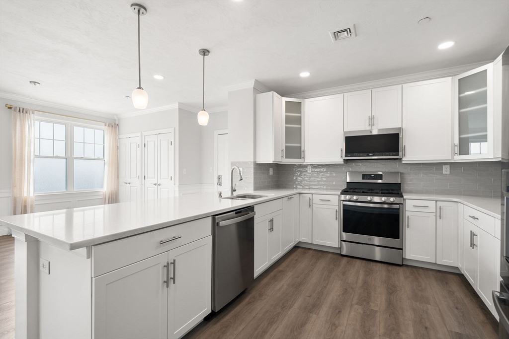 320 Middlesex Ave # A207