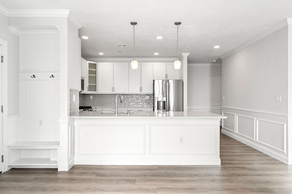 320 Middlesex Ave # A207