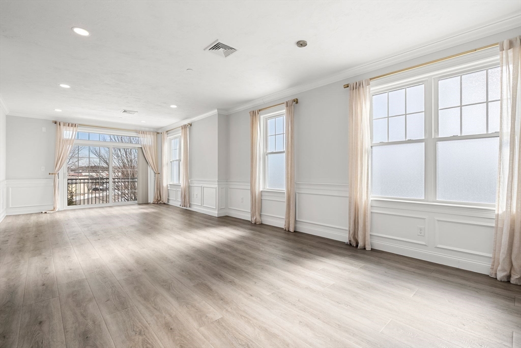 320 Middlesex Ave # A207