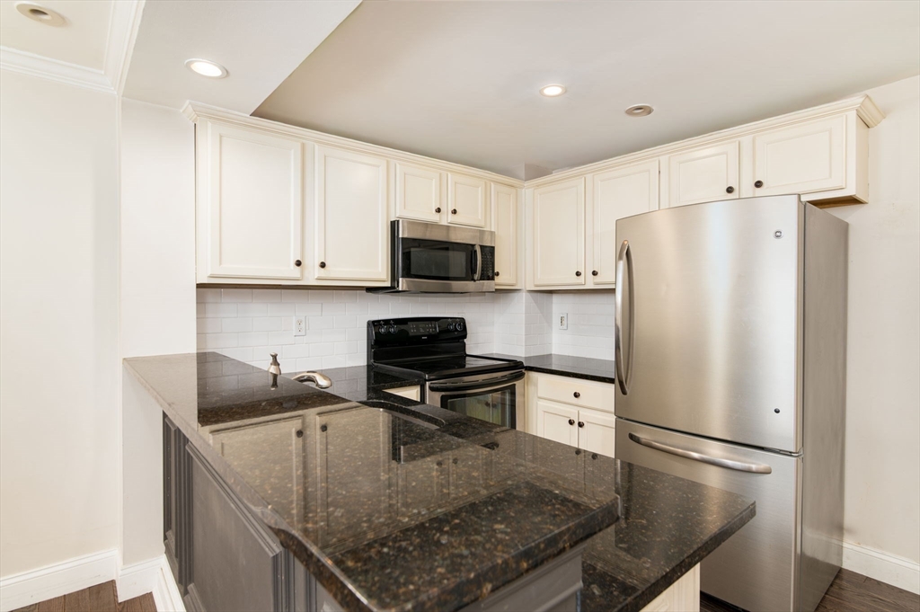 145 Hancock St # 309