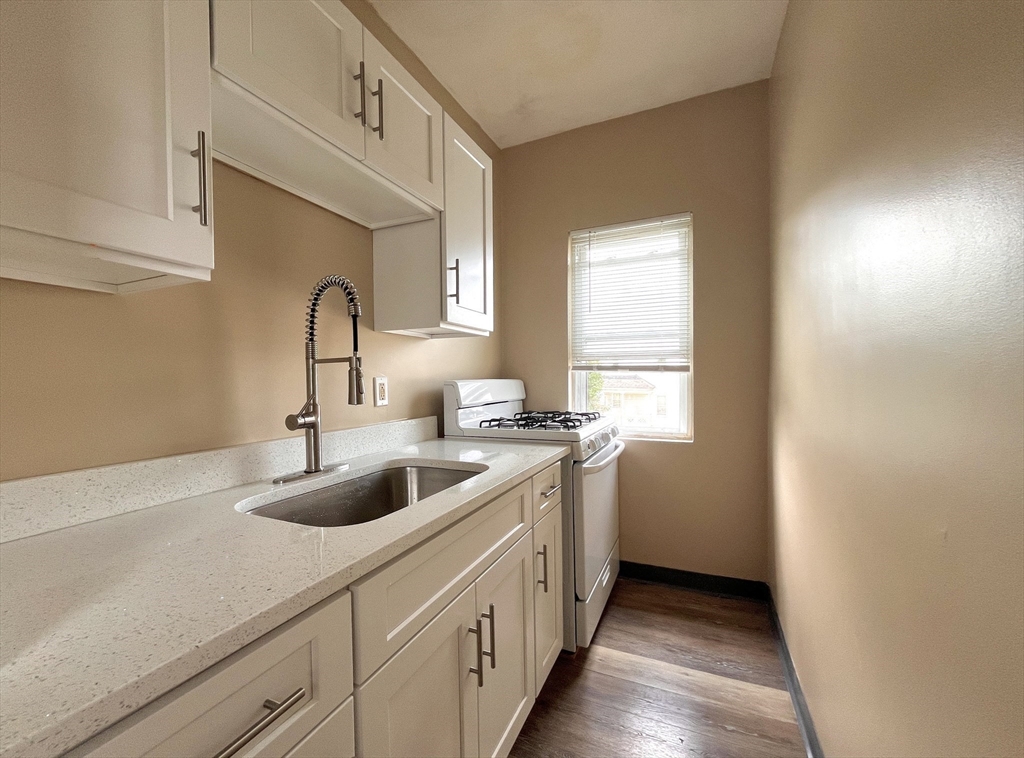 25 Oakland Ave # 3R