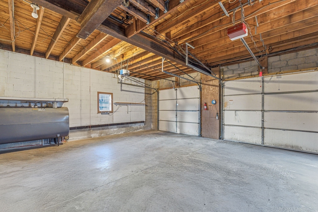 7 Carol St