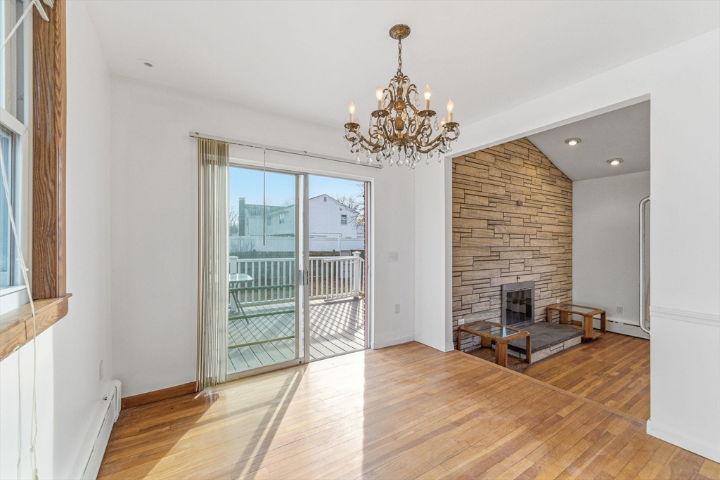7 Carol St