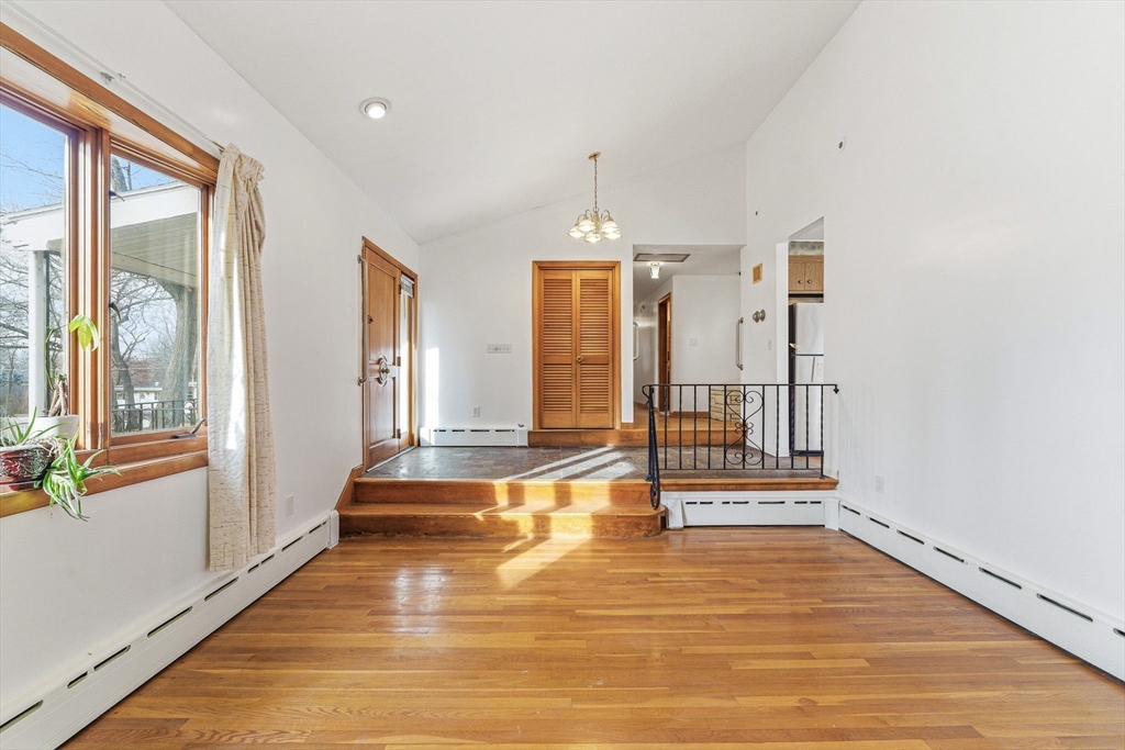 7 Carol St