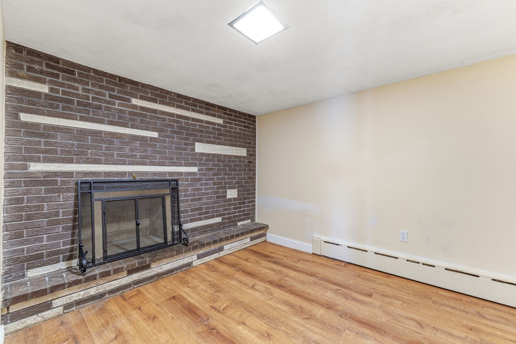 7 Carol St