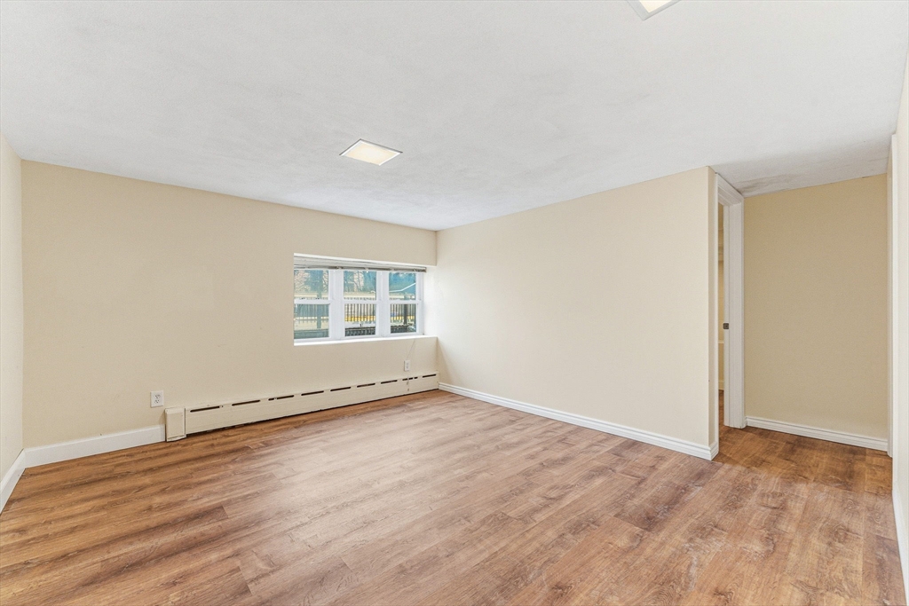 7 Carol St