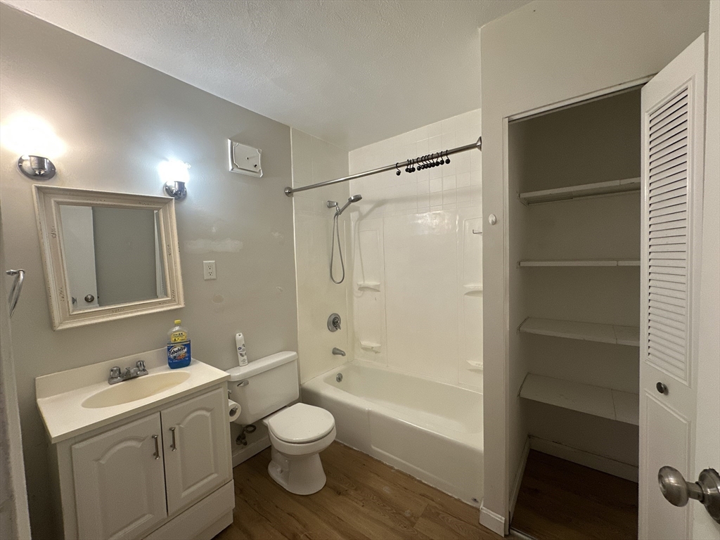 67 Milliken APT 21B