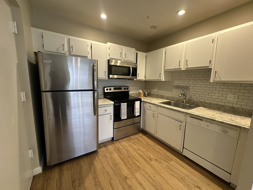 67 Milliken APT 21B