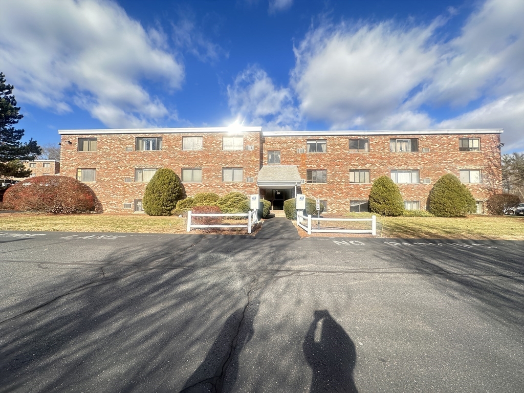 67 Milliken APT 21B
