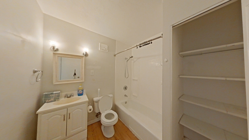 67 Milliken APT 21B