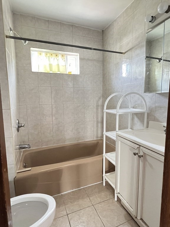 17 Cheriton Rd Unit: SF