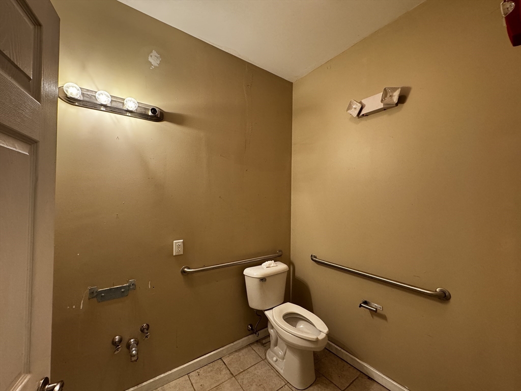 28-42 Commercial St # 28