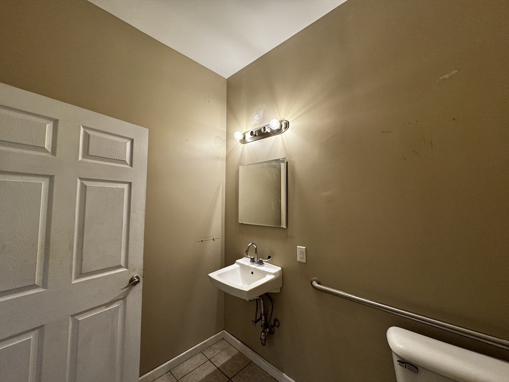 28-42 Commercial St # 28