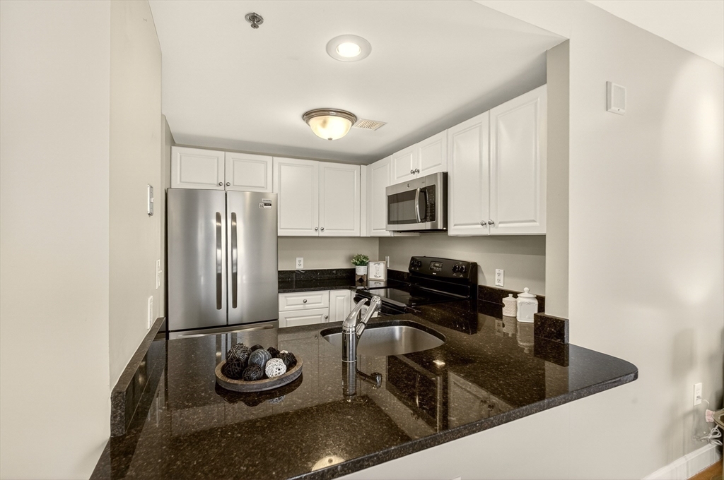 8-12 Museum Way # 1902