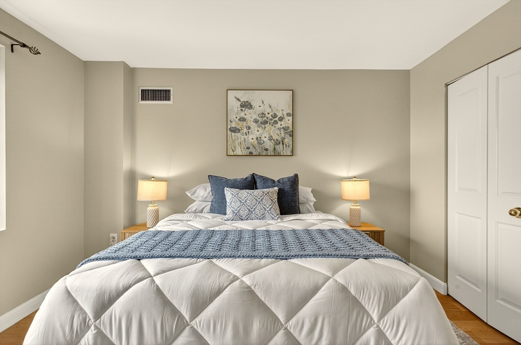 8-12 Museum Way # 1902