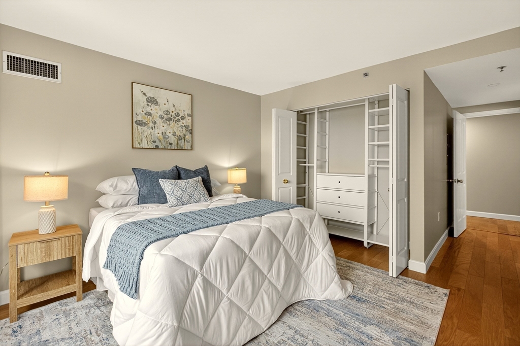 8-12 Museum Way # 1902