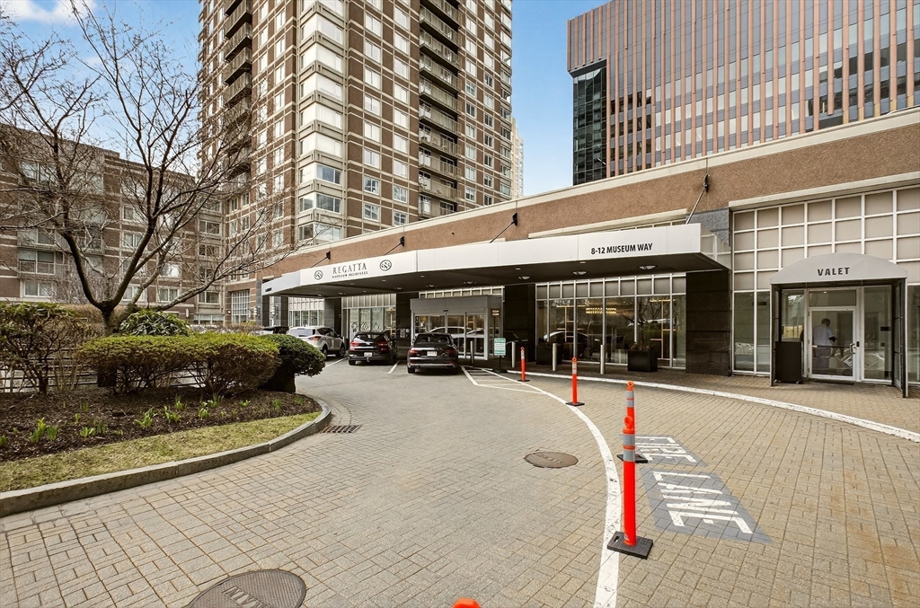 8-12 Museum Way # 1902