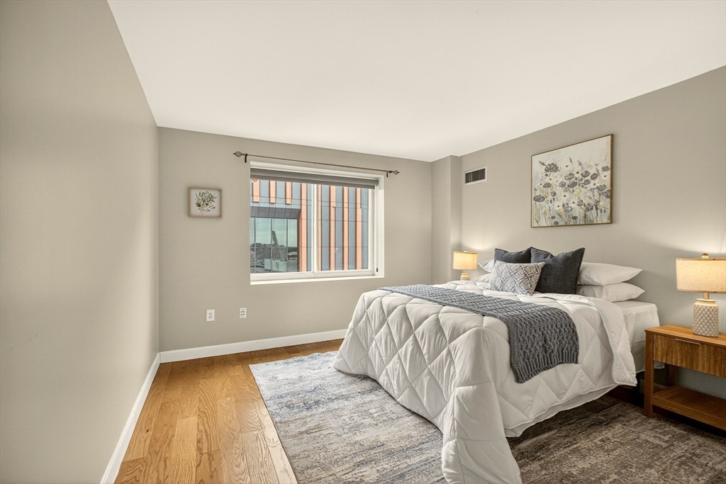 8-12 Museum Way # 1902